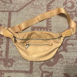 a new day Fannie pack